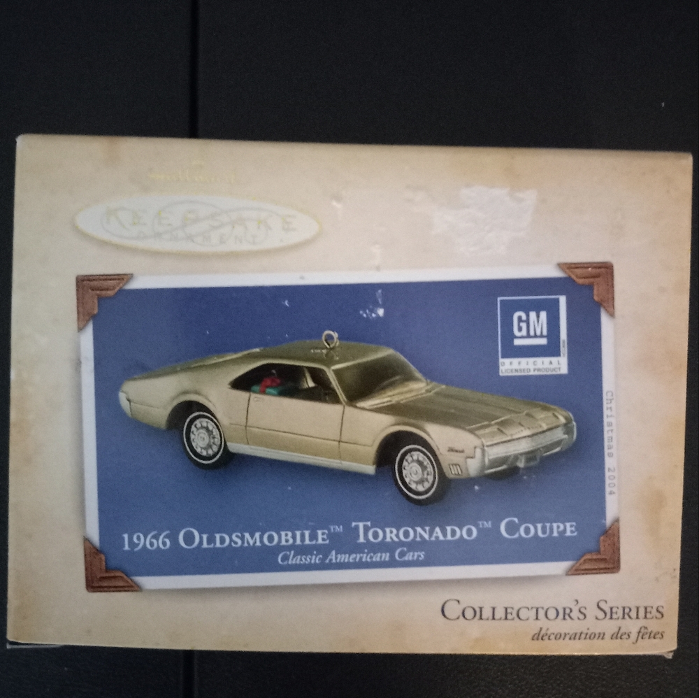 Hallmark Keepsake 1966 Oldsmobile Toronado Coupe Model Ornament